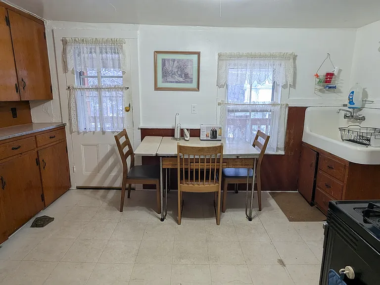 37 Seminary Ave #2 — Photo 4