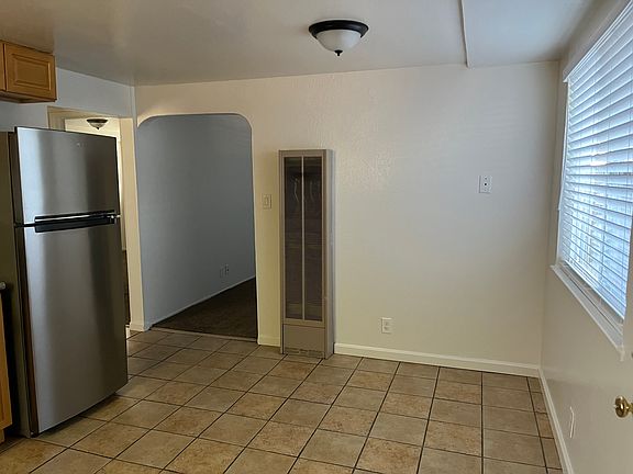 5th image of 1025 Carolina St