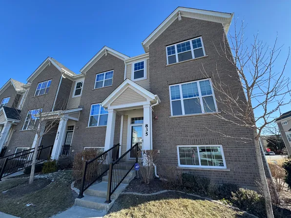 835 Lexington Cir E, Des Plaines, IL 60016