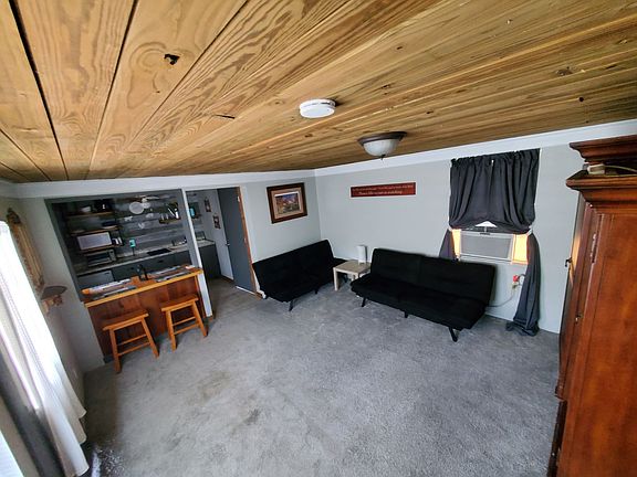 Living room & Kitchen