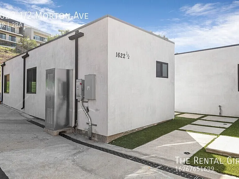 1622 1/2 Morton Ave — Photo 22