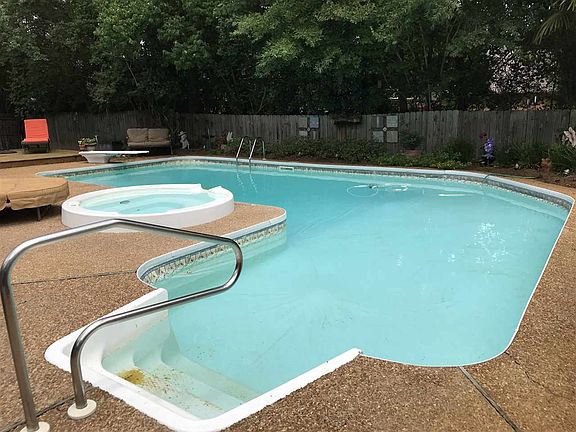 2nd image of 310 Millcreek Dr