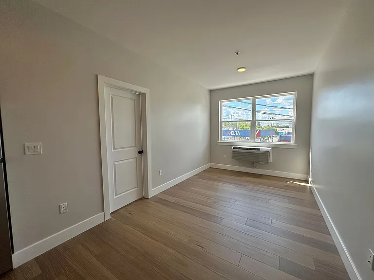213 French St — Photo 16