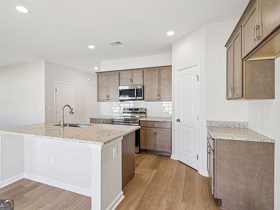 7th image of this home