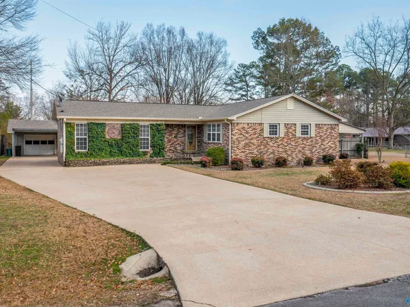 2747 Hillcrest Dr, Southside, AL 35907