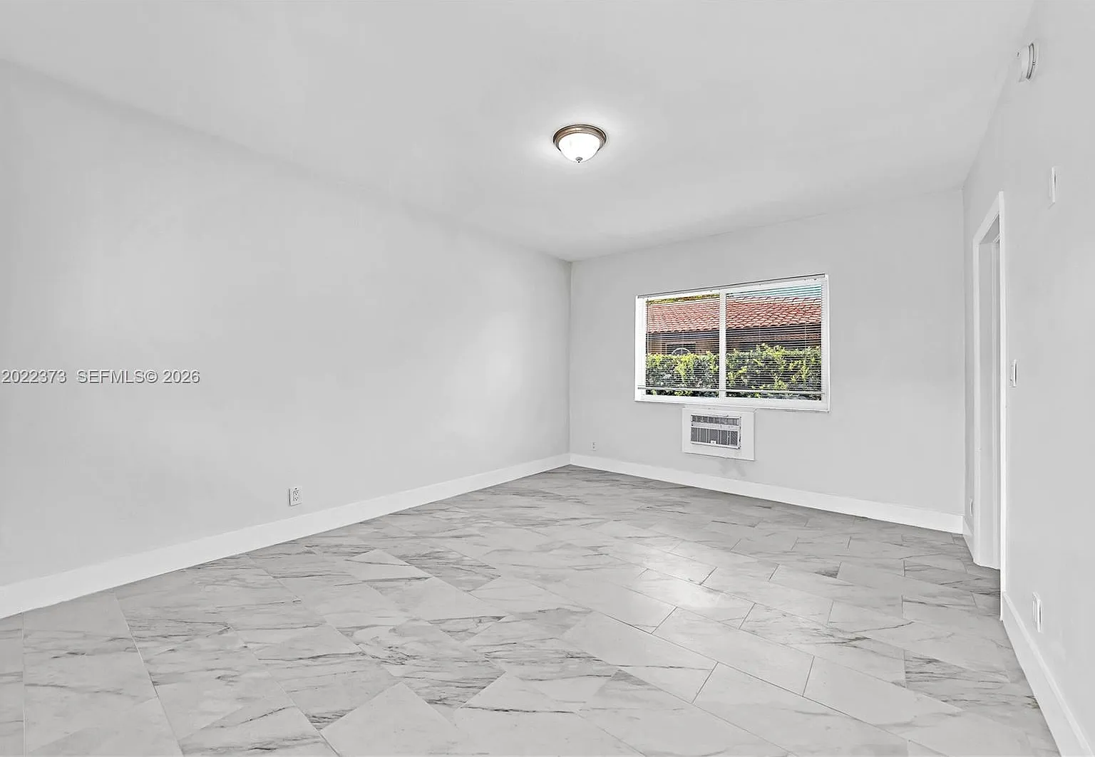 Hollywood South — Photo 3