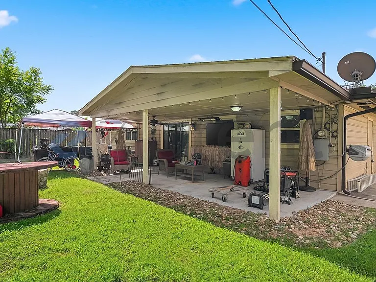 1218 W Donovan St — Photo 21