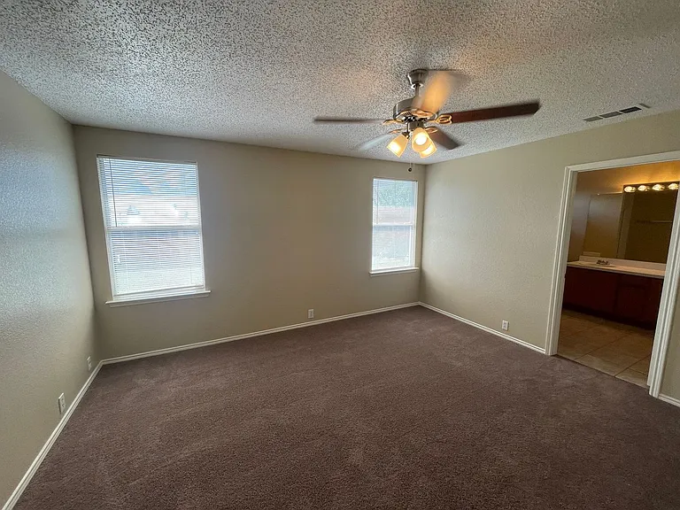 1611 Columbia Dr — Photo 19
