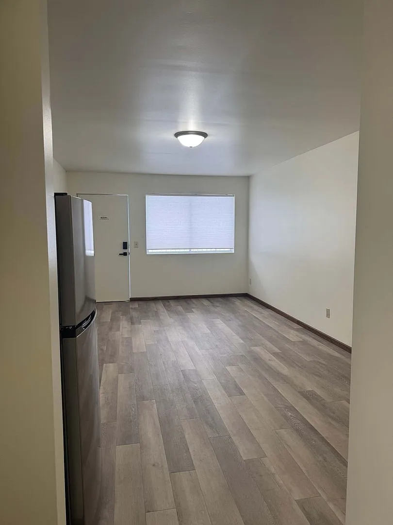 Newly Remodeled Studio Apartment All Utilities Included! — Photo 4