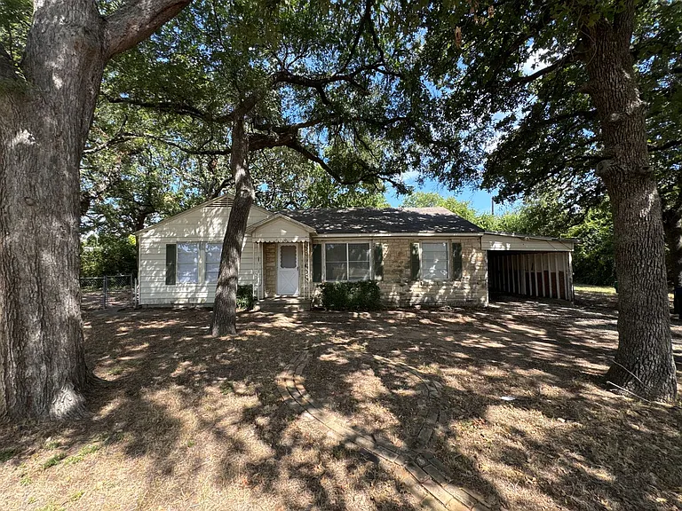 800 Audra Ln — Photo 2