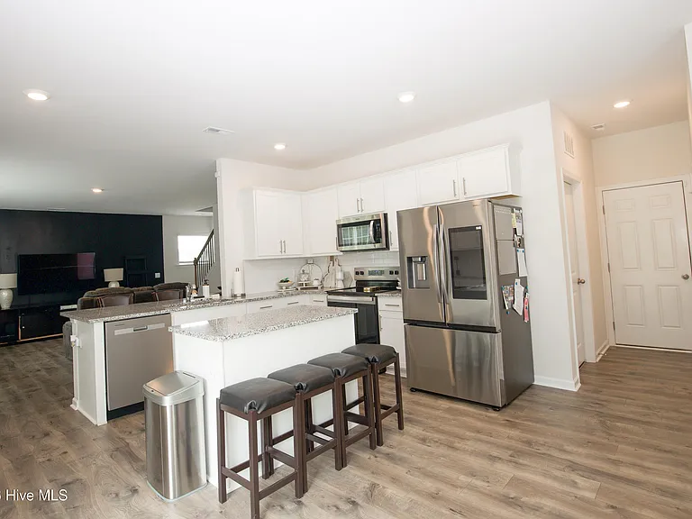 1179 Misty Creek Dr — Photo 25