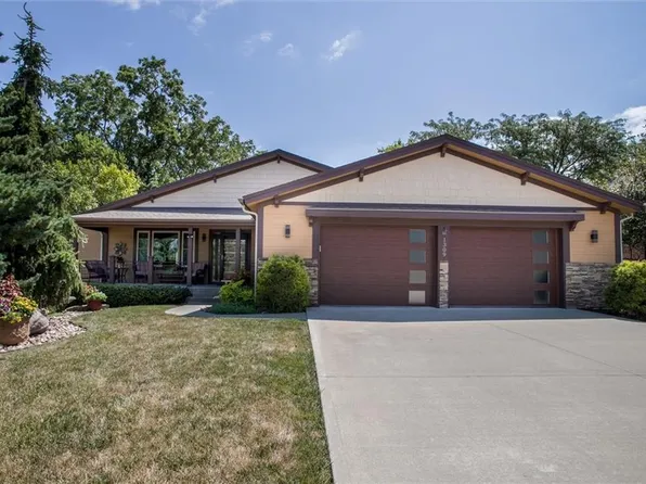 1309 NE Deer Valley Dr, Lees Summit, MO 64086