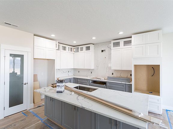 2nd image of 1818 Sicily Ln