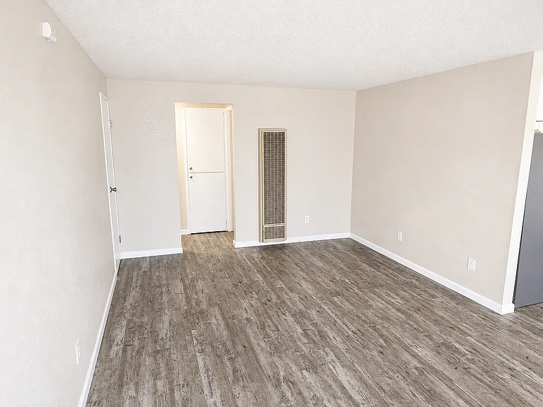 Mountain Vista Apartments — Photo 23