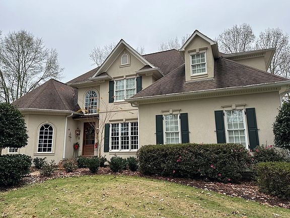 2nd image of 203 Oak Hill Dr NE