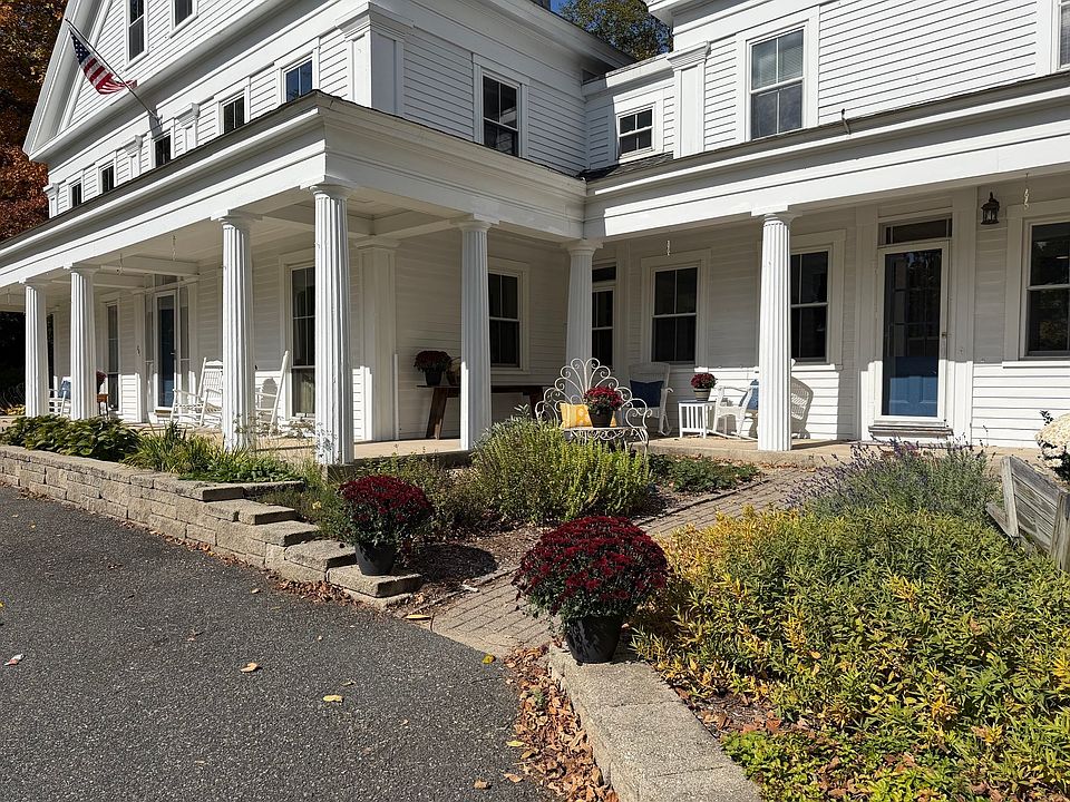 1st image of 204 Village St