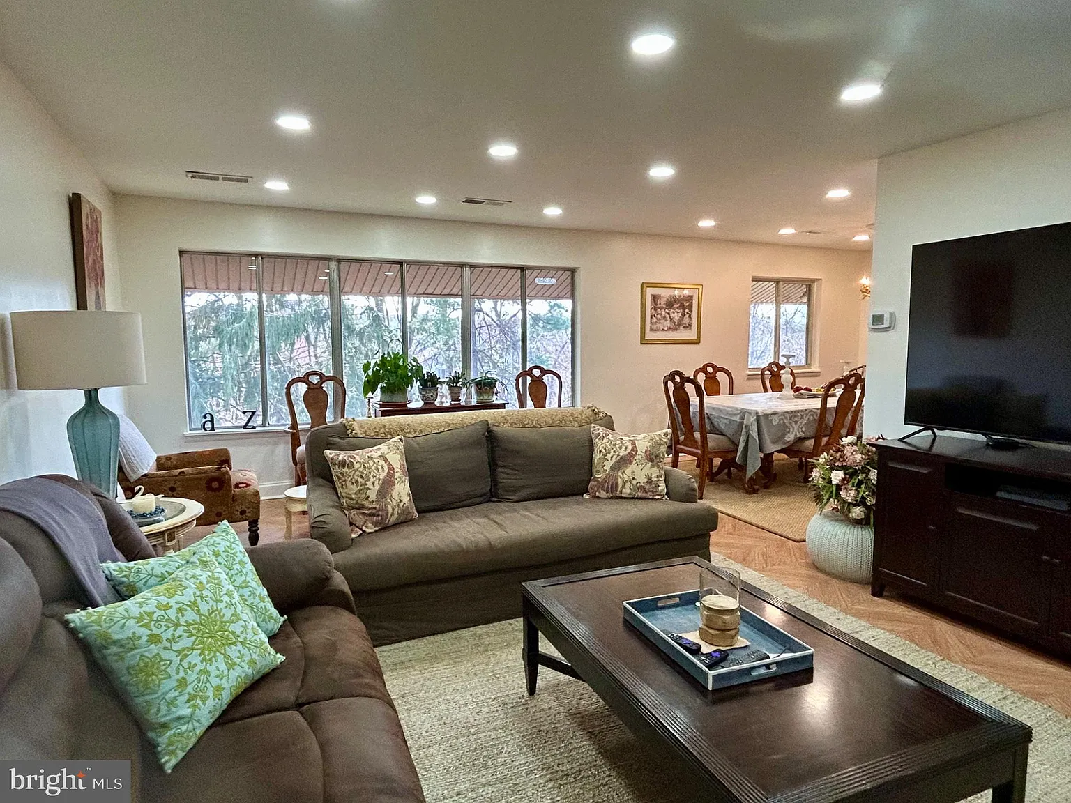 3 bed, 2.0 bath, 1455 sqft, $2,590 — Photo 1