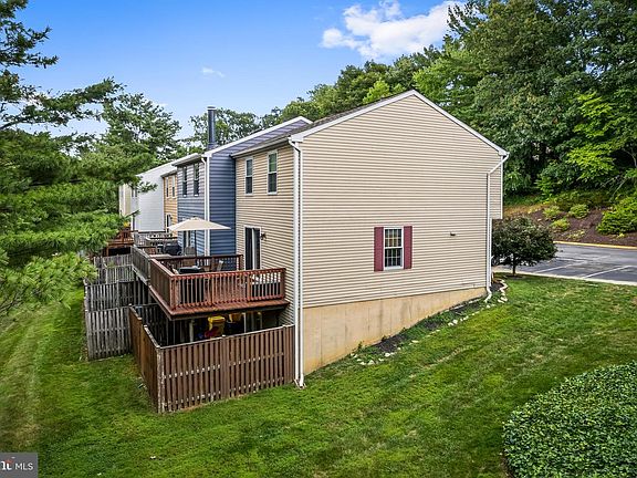 2nd image of 1430 Point O Woods Ct