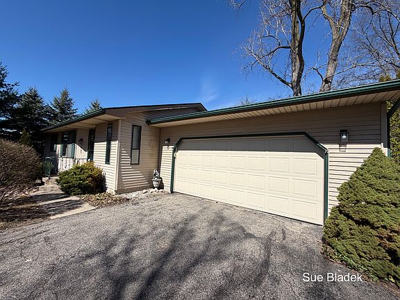 3rd image of 2645 Cascade Rd SE