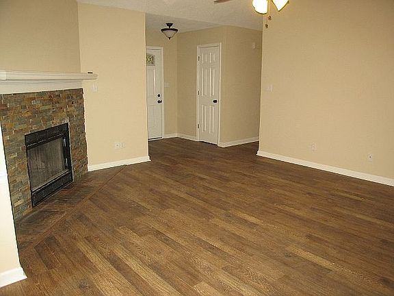 4th image of 130 Chris Dr