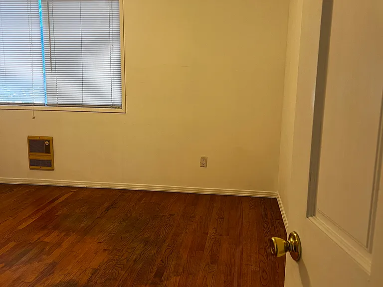 1541 Veteran Ave #2 — Photo 8
