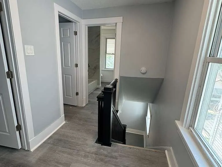 1520 Woodmont Ave — Photo 11
