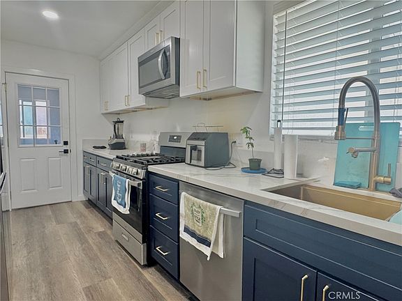 3rd image of 3665 Ross St