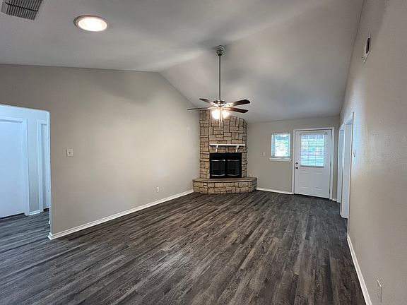 4th image of 314 NE Michael Dr