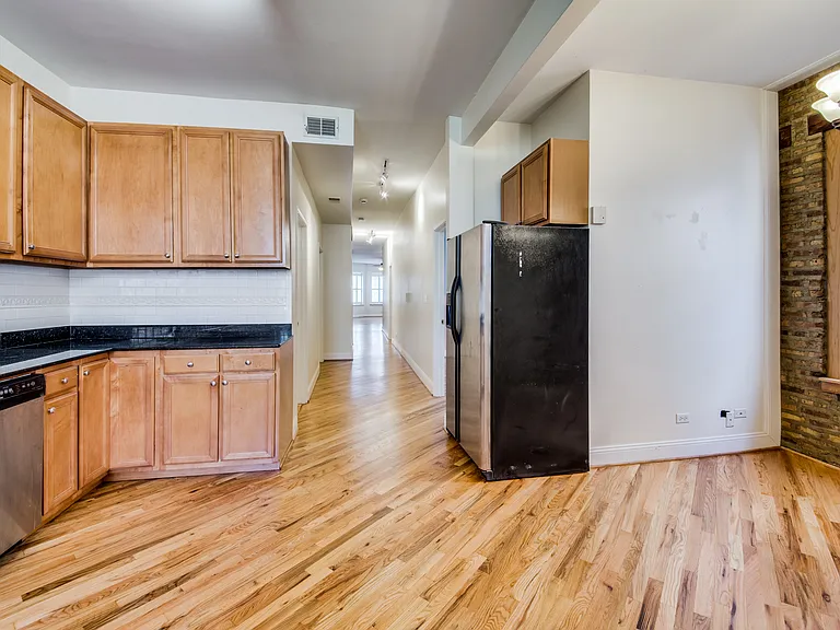 5207 S Blackstone Ave — Photo 7