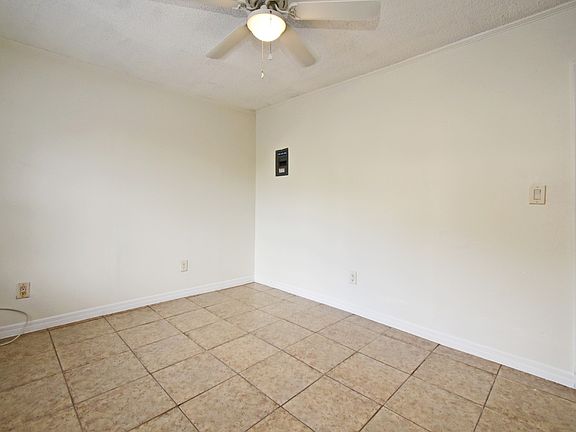2nd image of 2514 E Jefferson St #7