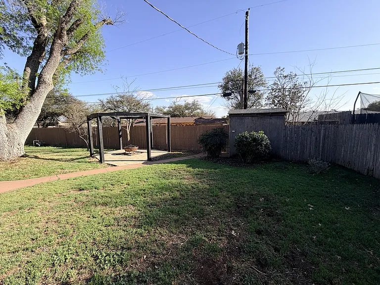 2601 Oxford Ave — Photo 34