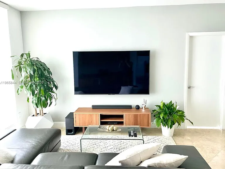 350 S Miami Ave #2114 — Photo 8