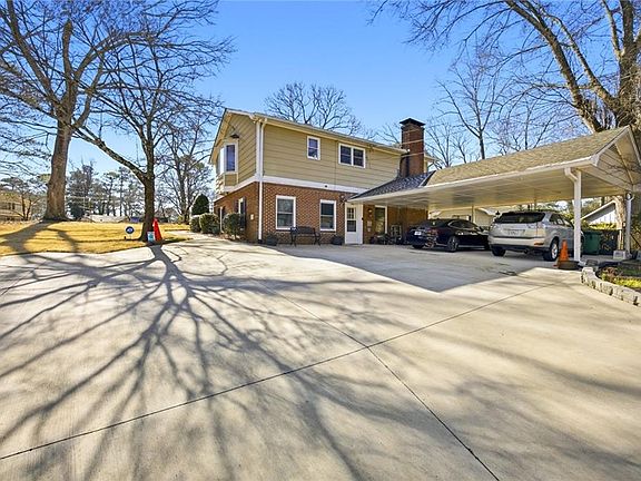 3rd image of 297 Allen Ct SW