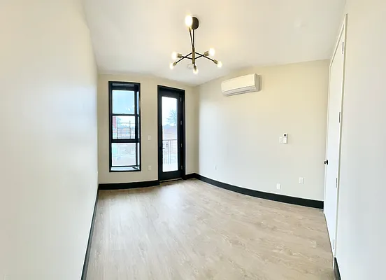 Rented by EastMount Realty LLC | media 4