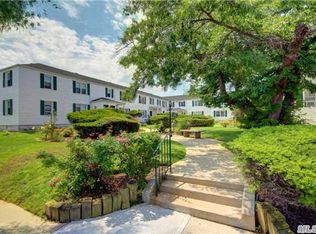 494 S Ocean Ave, Freeport, NY 11520