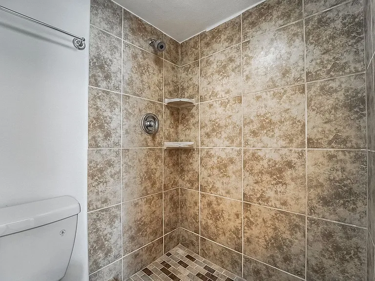 1111 Ash St #610 — Photo 22