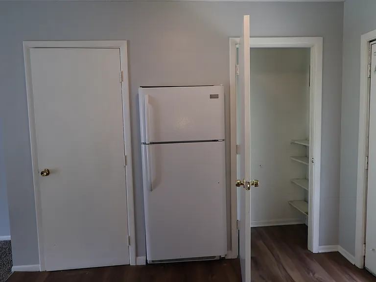 205 Long St #2 — Photo 17