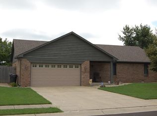 51 Walnut St, Pittsboro, IN 46167