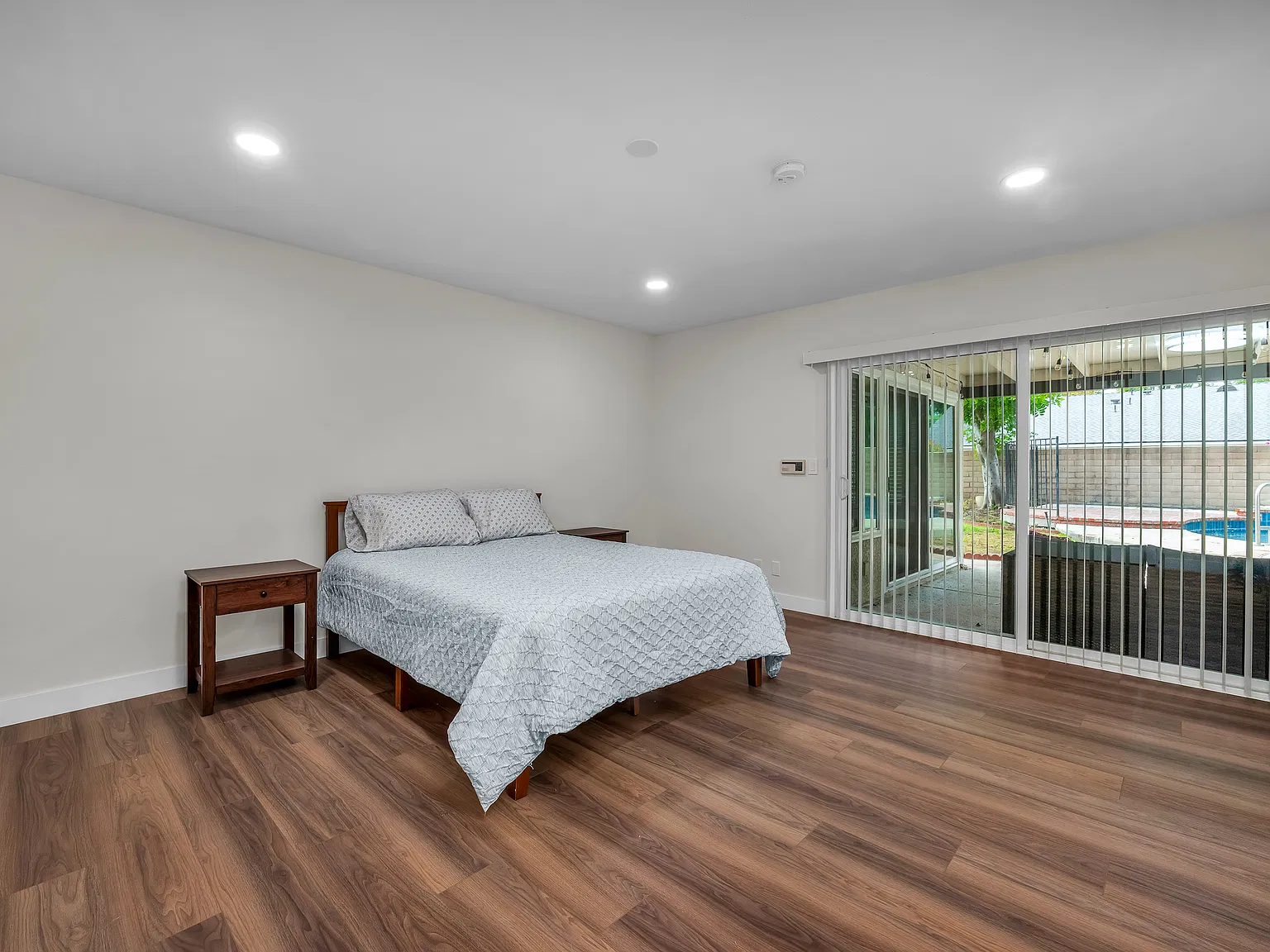 4 bed, 2154 sqft, $8,000 — Photo 2