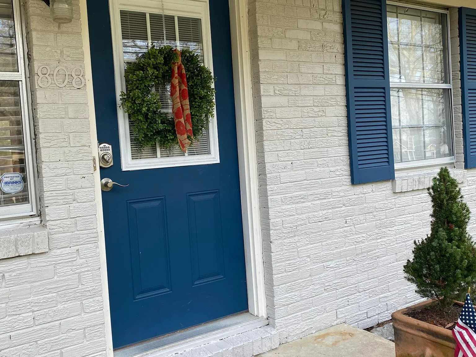 3 bed, 1060 sqft, $1,900 — Photo 3