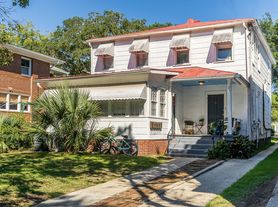 Downtown Charleston - Prime CofC location