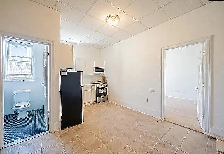 56 Monroe St #3 — Photo 2