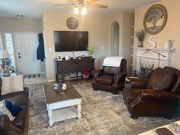 3rd image of 12707 Spruce Cir