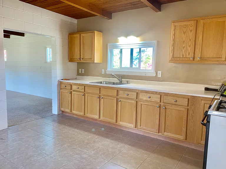 685 Anacapa Dr — Photo 3