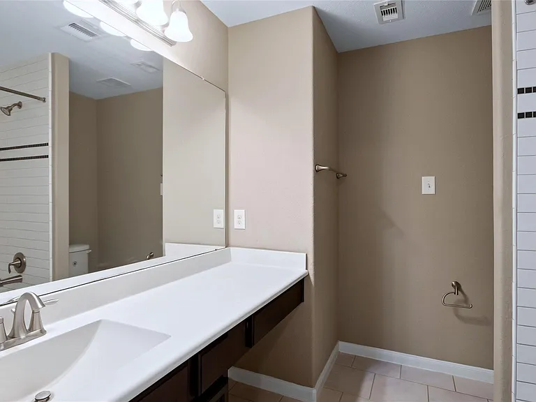 8403 Columbia Forest Dr — Photo 19