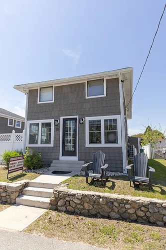 55 Swan Ave Photo 1
