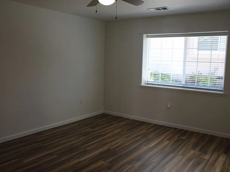 2060 Hubbard Ln — Photo 7