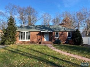 48 Congressional Pkwy, Livingston, NJ 07039