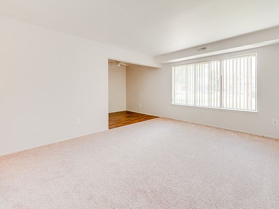 Warren Woods apartments living/dining room