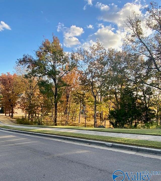 2nd image of 4005 Hawks Way NE